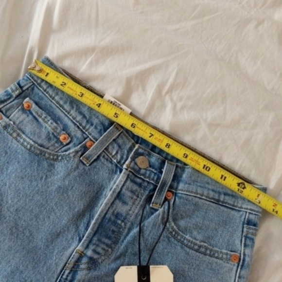 Levi's Wedgie Icon Jeans Tango Talks Light Wash 90s Mom Denim High Rise Waisted - Picture 9 of 12